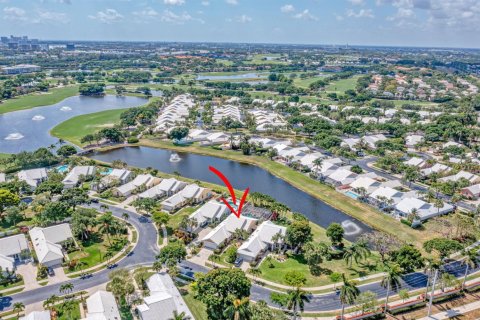 House in West Palm Beach, Florida 3 bedrooms, 210.98 sq.m. № 2084719 - photo 30