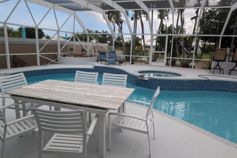 House in West Palm Beach, Florida 3 bedrooms, 210.98 sq.m. № 2084719 - photo 26