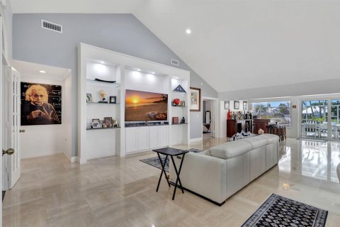 House in West Palm Beach, Florida 3 bedrooms, 210.98 sq.m. № 2084719 - photo 14