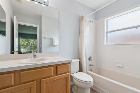 House in Davenport, Florida 6 bedrooms, 257.43 sq.m. № 2212877 - photo 27
