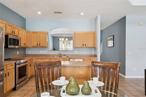 House in Davenport, Florida 6 bedrooms, 257.43 sq.m. № 2212877 - photo 6