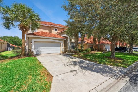 House in Davenport, Florida 6 bedrooms, 257.43 sq.m. № 2212877 - photo 2