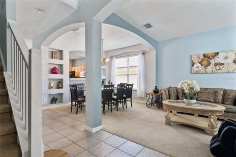 House in Davenport, Florida 6 bedrooms, 257.43 sq.m. № 2212877 - photo 12