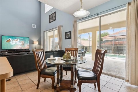 House in Davenport, Florida 6 bedrooms, 257.43 sq.m. № 2212877 - photo 18