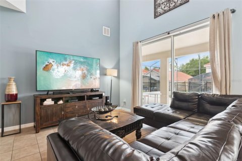 House in Davenport, Florida 6 bedrooms, 257.43 sq.m. № 2212877 - photo 7