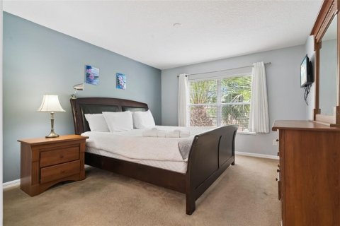 House in Davenport, Florida 6 bedrooms, 257.43 sq.m. № 2212877 - photo 25