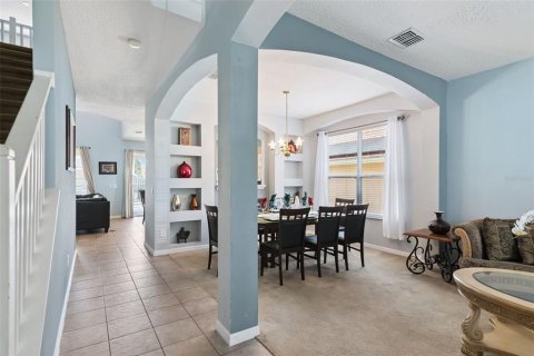 House in Davenport, Florida 6 bedrooms, 257.43 sq.m. № 2212877 - photo 13