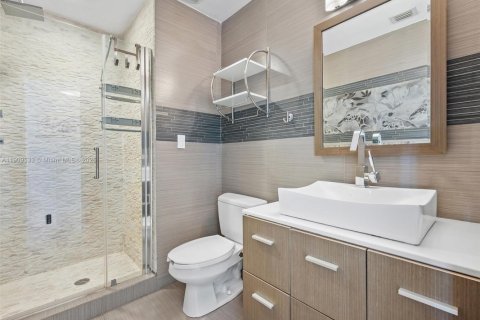 Condo in Miami Beach, Florida, 3 bedrooms  № 2013481 - photo 20