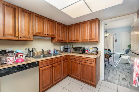 Condo in Orlando, Florida, 2 bedrooms  № 1529141 - photo 8