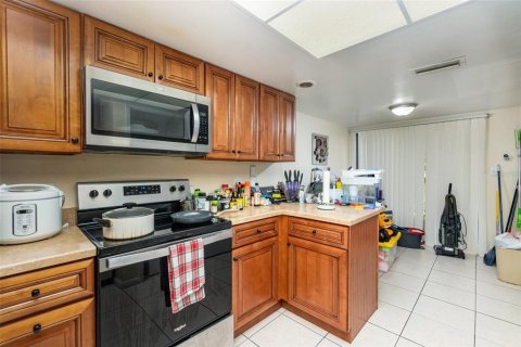 Condo in Orlando, Florida, 2 bedrooms  № 1529141 - photo 10