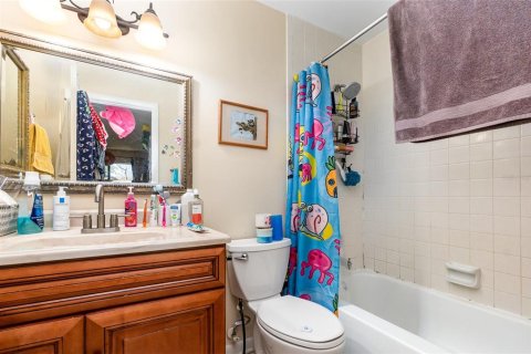 Condo in Orlando, Florida, 2 bedrooms  № 1529141 - photo 17