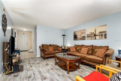 Condo in Orlando, Florida, 2 bedrooms  № 1529141 - photo 4