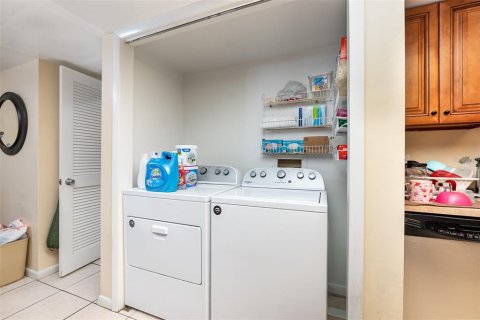 Condo in Orlando, Florida, 2 bedrooms  № 1529141 - photo 20