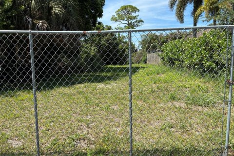 Commercial property in Jupiter, Florida № 2175649