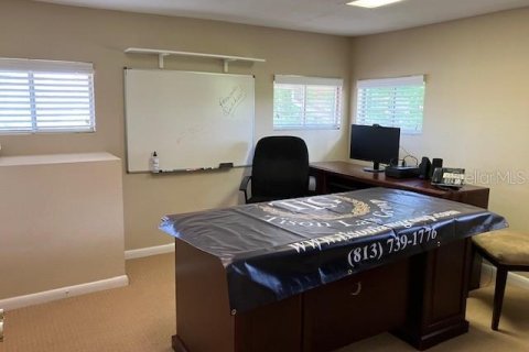 Propiedad comercial en venta en Tampa, Florida, 292.64 m2 № 1803971 - foto 9
