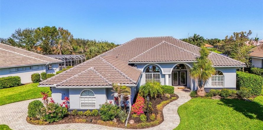 House in Port Charlotte, Florida 3 bedrooms, 212 sq.m. № 1550401