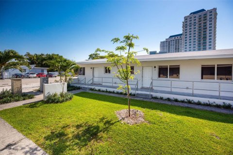 House in Miami, Florida 1 bedroom, 58.9 sq.m. № 1966621
