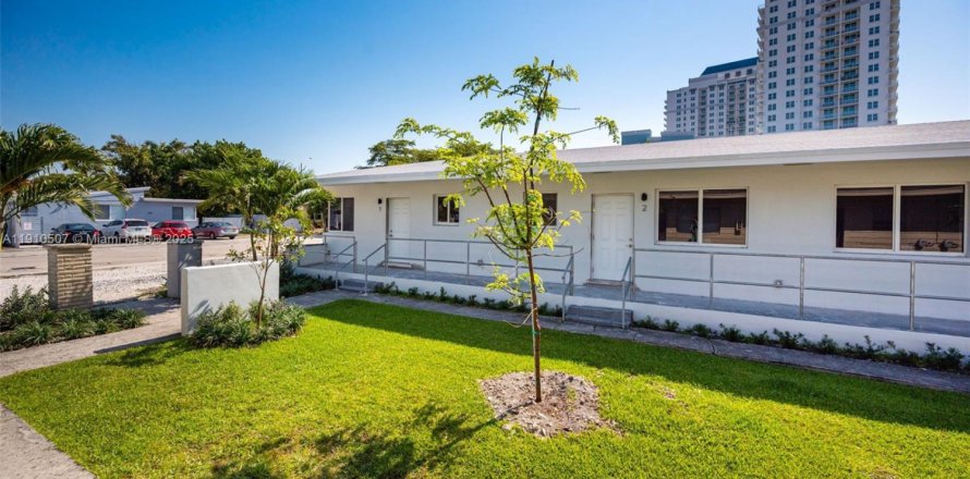 House in Miami, Florida 1 bedroom, 58.9 sq.m. № 1966621