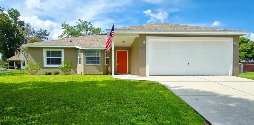 Casa en Brooksville, Florida 3 dormitorios, 129.88 m2 № 1884443