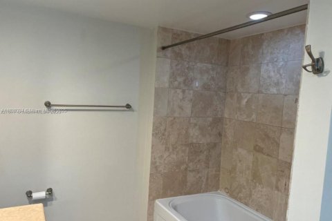 Copropriété à louer à Hallandale Beach, Floride: 1 chambre, 85.47 m2 № 1827546 - photo 26