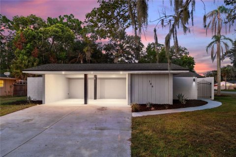 House in Longwood, Florida 4 bedrooms, 156.08 sq.m. № 2288083