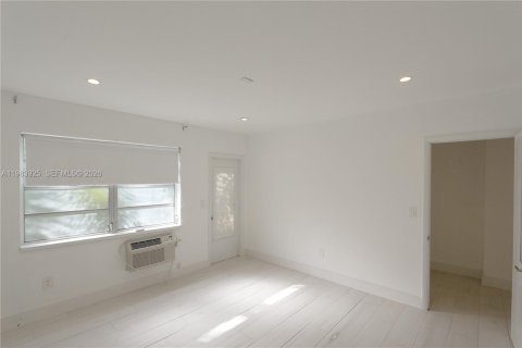 Condominio en alquiler en Miami Beach, Florida, 1 dormitorio, 59.55 m2 № 2048448 - foto 5