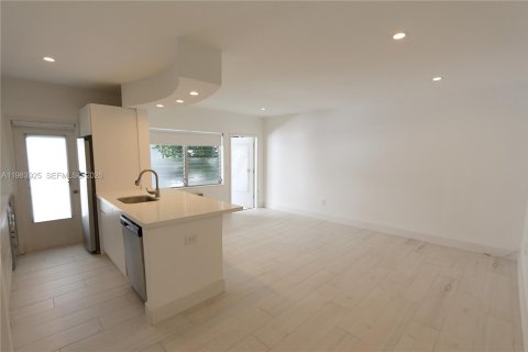 Condominio en alquiler en Miami Beach, Florida, 1 dormitorio, 59.55 m2 № 2048448 - foto 3
