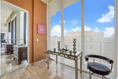 Condo in Miami, Florida, 4 bedrooms  № 1490747 - photo 24