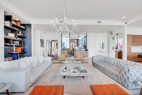 Condo in Miami, Florida, 4 bedrooms  № 1490747 - photo 4