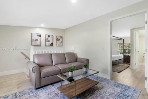 Снять в аренду виллу или дом в Форт-Лодердейл, Флорида 1 спальня, 297.01м2, № 2025651 - фото 7