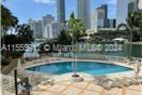 Купить кондоминиум в Майами, Флорида 2 спальни, 121.05м2, № 1933987 - фото 20