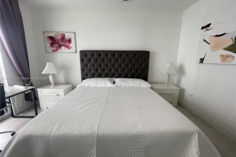 Купить кондоминиум в Майами, Флорида 2 спальни, 121.05м2, № 1933987 - фото 12