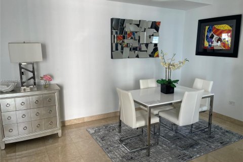 Купить кондоминиум в Майами, Флорида 2 спальни, 121.05м2, № 1933987 - фото 5