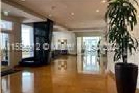 Купить кондоминиум в Майами, Флорида 2 спальни, 121.05м2, № 1933987 - фото 19