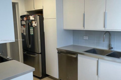 Купить кондоминиум в Майами, Флорида 2 спальни, 121.05м2, № 1933987 - фото 15