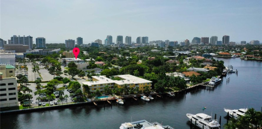 Кондоминиум с 1 спальней в Форт-Лодердейл, Флорида № 1957752