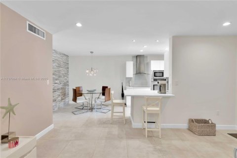 Купить кондоминиум в Форт-Лодердейл, Флорида 1 спальня, 68.19м2, № 1957752 - фото 6