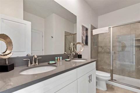 Casa en venta en Kissimmee, Florida, 8 dormitorios, 398.46 m2 № 2387599 - foto 9
