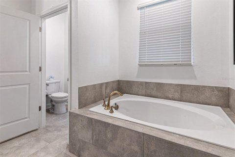 Casa en venta en Kissimmee, Florida, 8 dormitorios, 398.46 m2 № 2387599 - foto 22