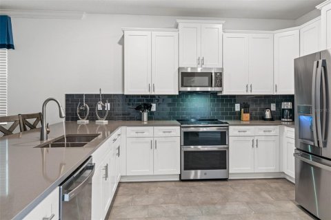 Casa en venta en Kissimmee, Florida, 8 dormitorios, 398.46 m2 № 2387599 - foto 6