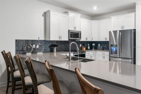 Casa en venta en Kissimmee, Florida, 8 dormitorios, 398.46 m2 № 2387599 - foto 5