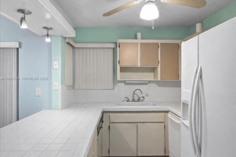 Casa en venta en Miami, Florida, 3 dormitorios, 115.57 m2 № 2058176 - foto 19