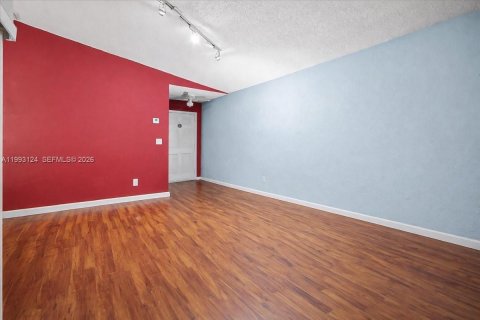 Casa en venta en Miami, Florida, 3 dormitorios, 115.57 m2 № 2058176 - foto 13