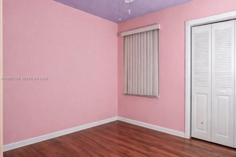 Casa en venta en Miami, Florida, 3 dormitorios, 115.57 m2 № 2058176 - foto 27