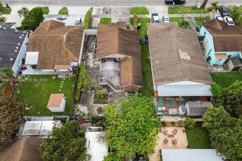 Casa en venta en Miami, Florida, 3 dormitorios, 115.57 m2 № 2058176 - foto 9