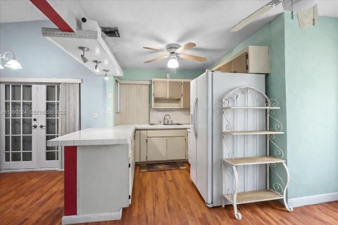 Casa en venta en Miami, Florida, 3 dormitorios, 115.57 m2 № 2058176 - foto 16