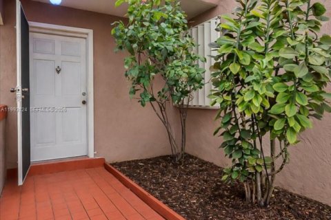 Casa en venta en Miami, Florida, 3 dormitorios, 115.57 m2 № 2058176 - foto 3