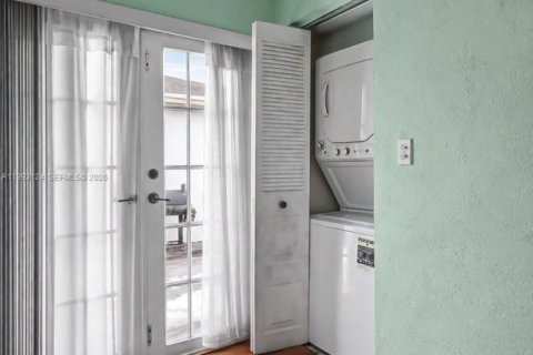 Casa en venta en Miami, Florida, 3 dormitorios, 115.57 m2 № 2058176 - foto 20