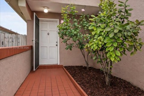 Casa en venta en Miami, Florida, 3 dormitorios, 115.57 m2 № 2058176 - foto 4