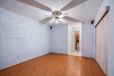 Casa en venta en Miami, Florida, 3 dormitorios, 115.57 m2 № 2058176 - foto 21